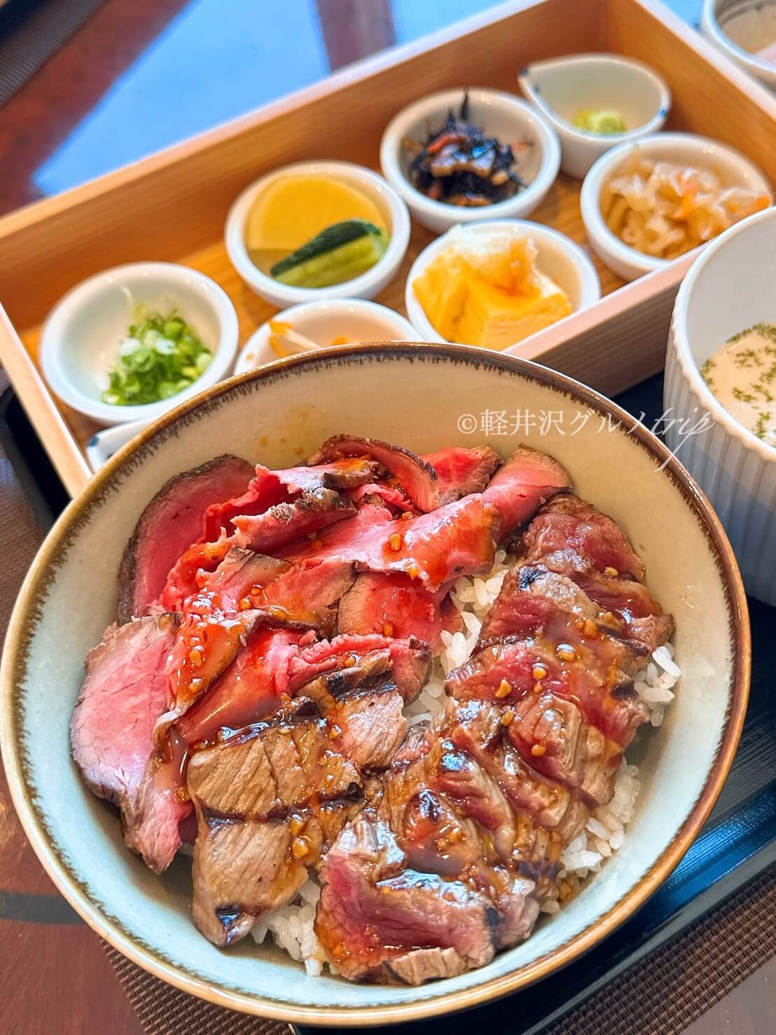 実食《Ogiyoshi十十》ホテルベルリネッタ軽井沢で蓼科牛もも肉のローストビーフ＆ステーキ（軽井沢グルメtrip）