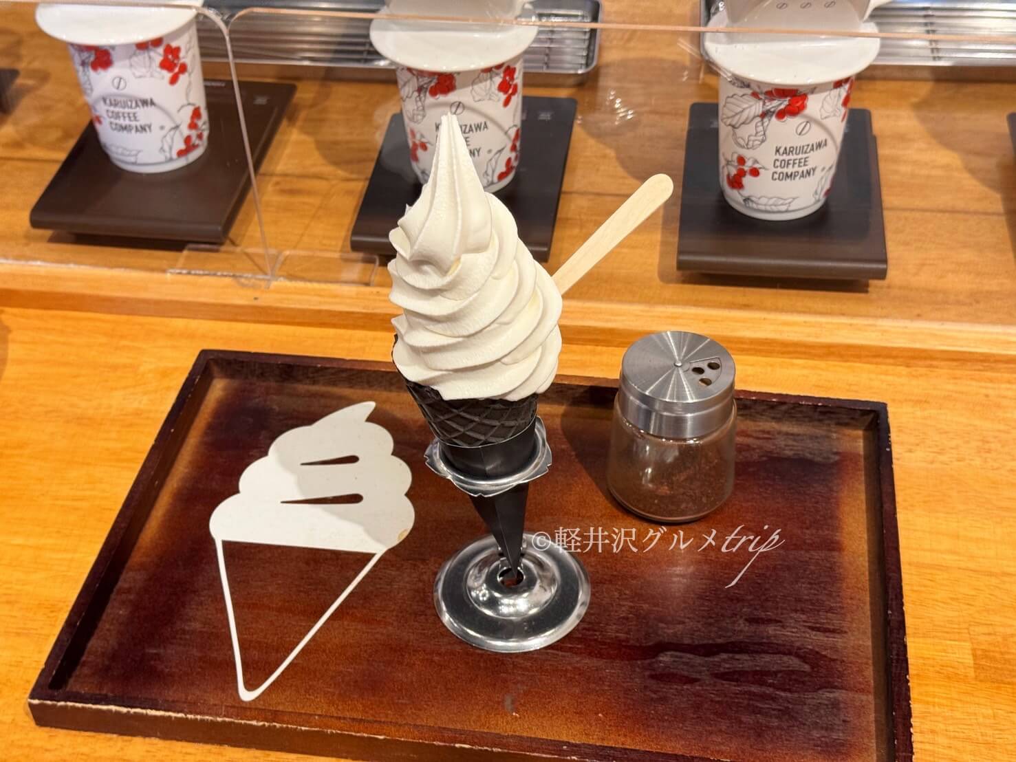 実食《軽井沢コーヒーカンパニー》白いコーヒーソフトクリーム！期間限定の宇治抹茶メニューも！
